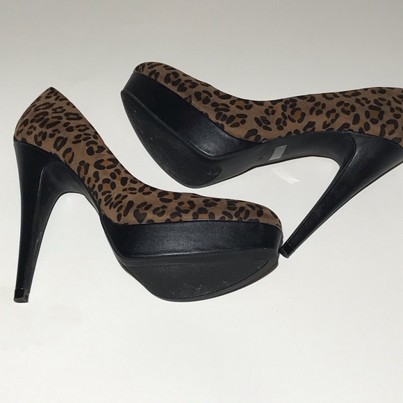 G by Guess Stiletto Platform Leopard Cheetah Heels - Picture 5 of 7